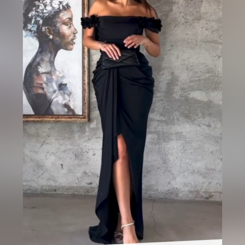 NWT Black Size 6 Unmatched BYU Gown